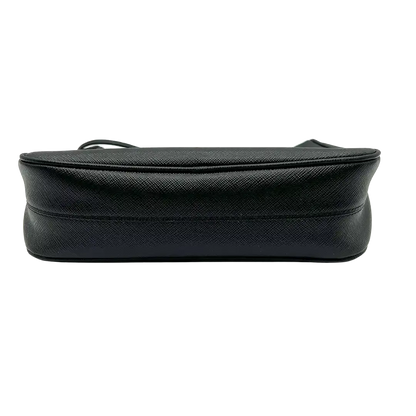 Prada Re-Edition 2005 Handtasche Saffiano Leder / schwarz Echtheitscheck