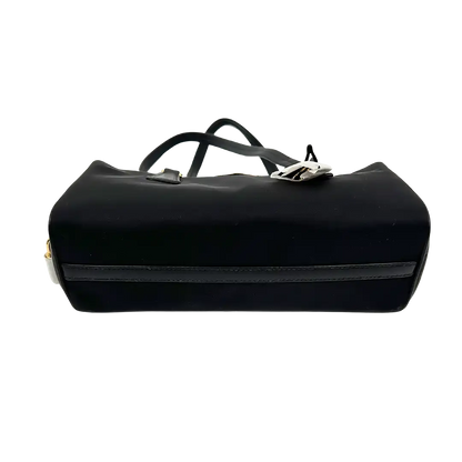Prada mittelgroße Henkeltasche aus Re-Nylon und Leder / ungetragen Prada