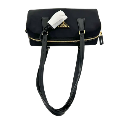 Prada mittelgroße Henkeltasche aus Re-Nylon und Leder / ungetragen Prada