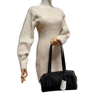Prada mittelgroße Henkeltasche aus Re-Nylon und Leder / ungetragen Prada