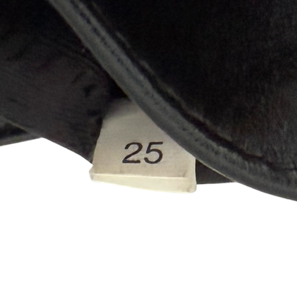 Prada Cleo Schultertasche gebürstetes Leder Schwarz / neuwertig Prada