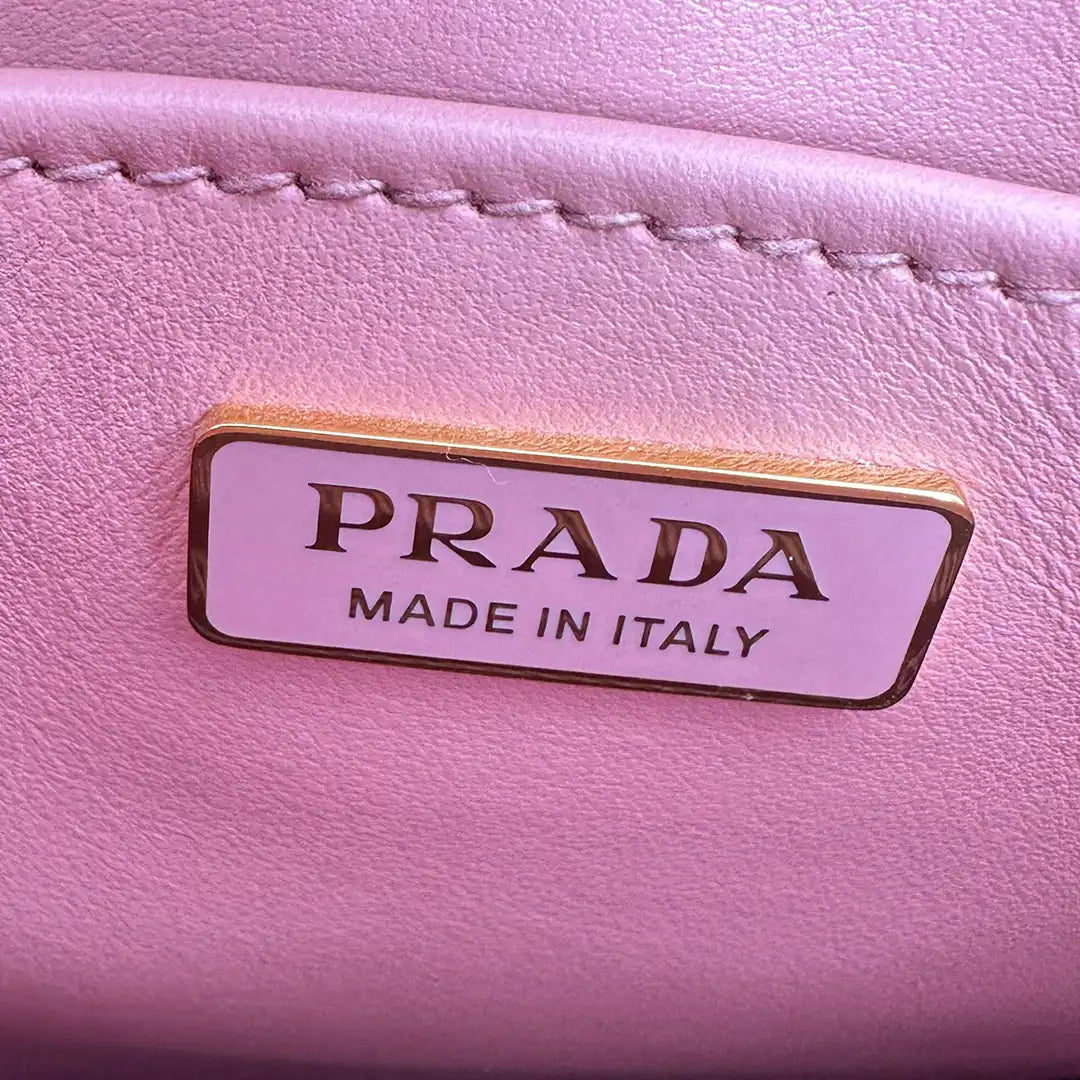 Prada kleine Handtasche mit Logo Saffiano Leder pink Fullset / ungetragen Prada