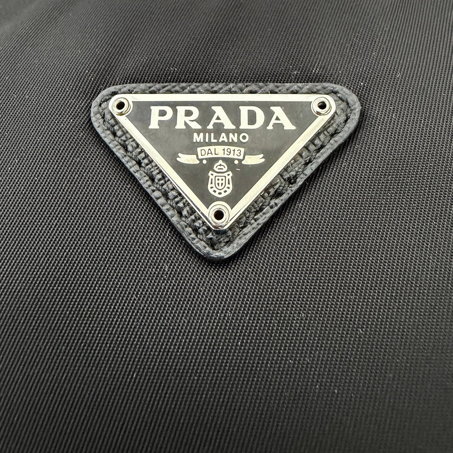 Prada Re-Edition 2000 Mini Bag aus Re-Nylon schwarz Fullset / neuwertig Prada
