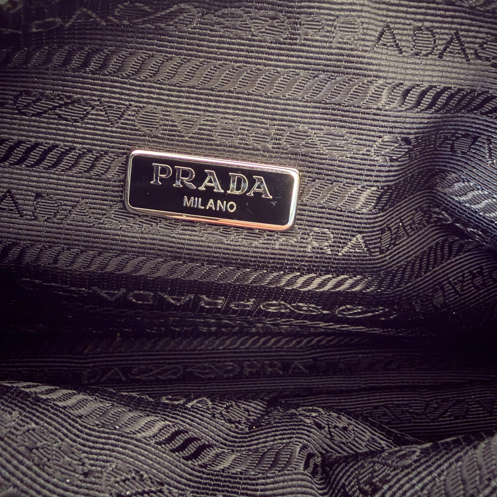 Prada Re-Edition 2000 Mini Bag aus Re-Nylon schwarz Fullset / neuwertig Prada
