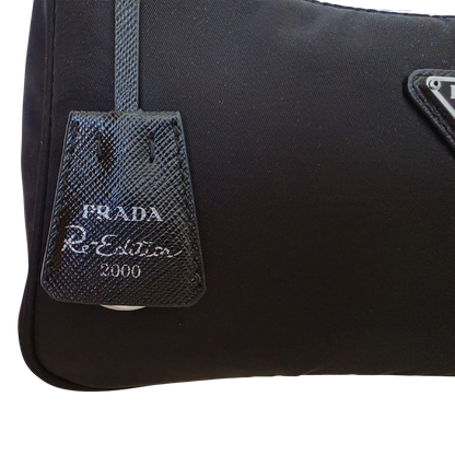 Prada Re-Edition 2000 Mini Bag aus Re-Nylon schwarz Fullset / neuwertig Prada