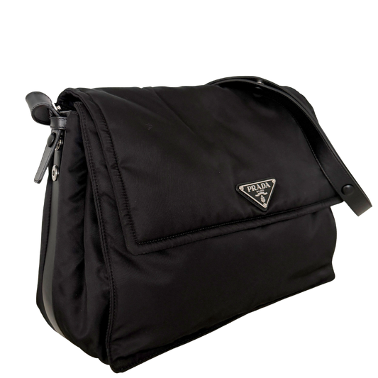 Prada Traveller Große Schultertasche aus Re-Nylon schwarz / neuwertig Prada