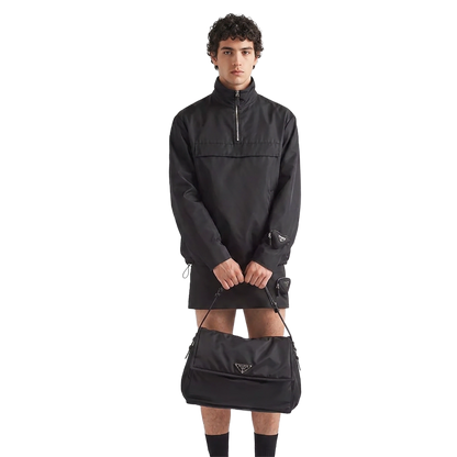 Prada Traveller Große Schultertasche aus Re-Nylon schwarz / neuwertig Prada