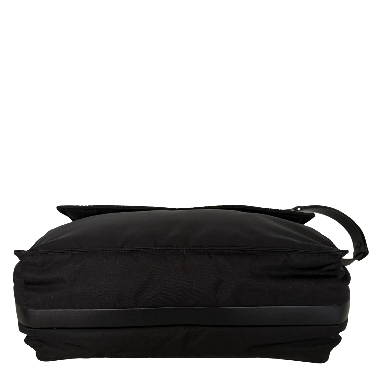Prada Traveller Große Schultertasche aus Re-Nylon schwarz / neuwertig Prada