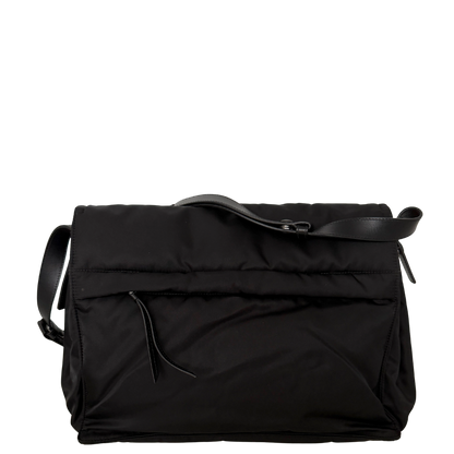 Prada Traveller Große Schultertasche aus Re-Nylon schwarz / neuwertig Prada