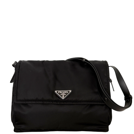 Prada Traveller Große Schultertasche aus Re-Nylon schwarz / neuwertig Prada