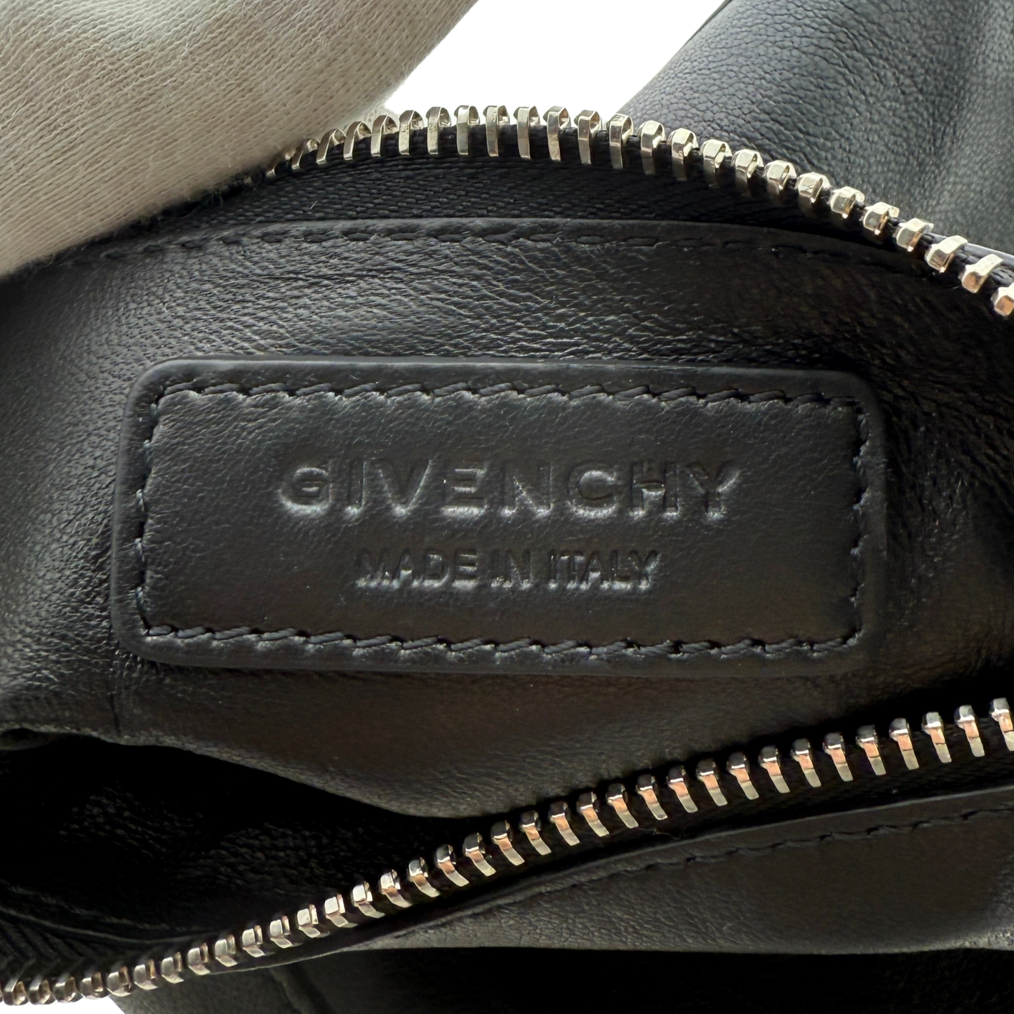 Givenchy Pyramid Handtasche Schwarz / neuwertig Givenchy