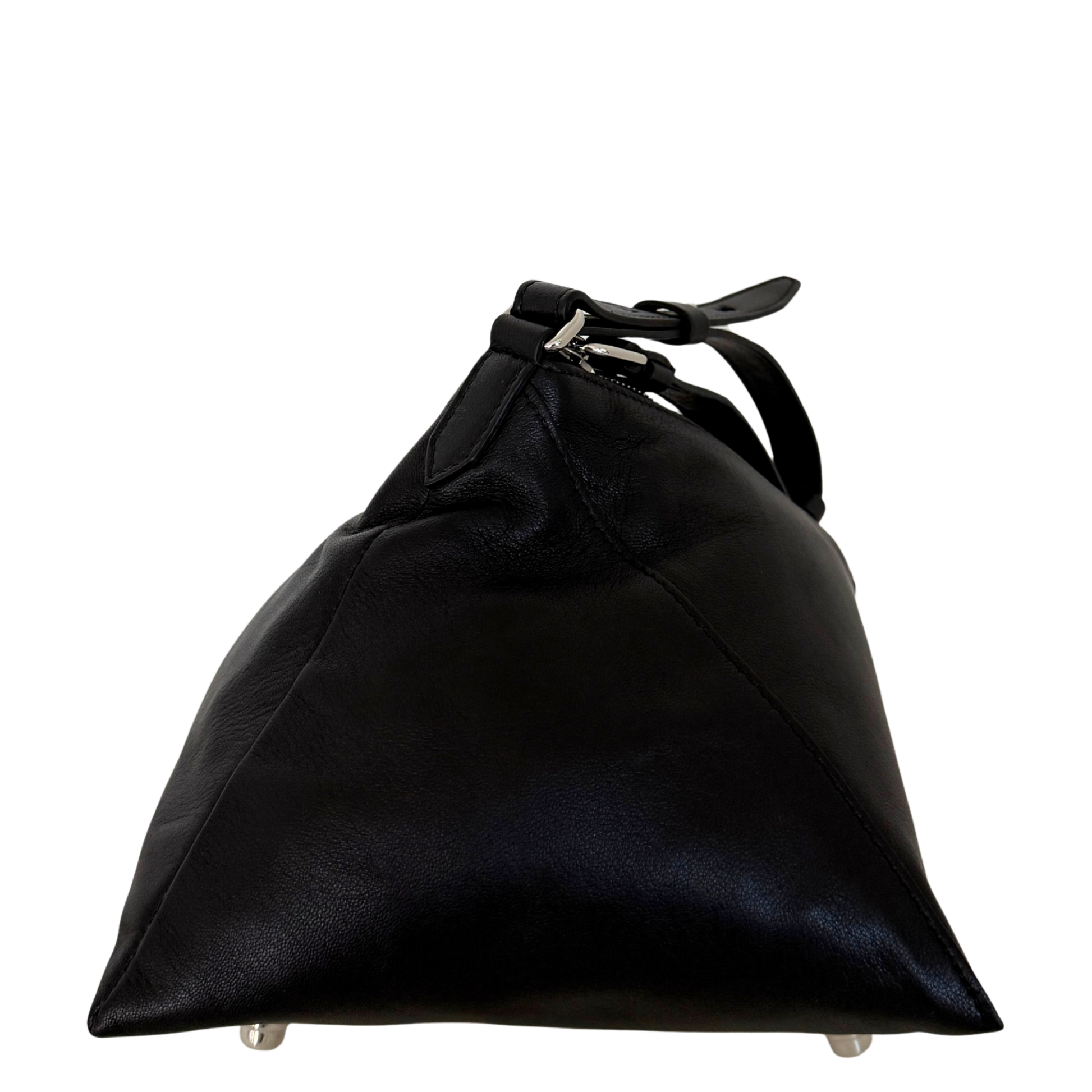 Givenchy Pyramid Handtasche Schwarz / neuwertig Givenchy