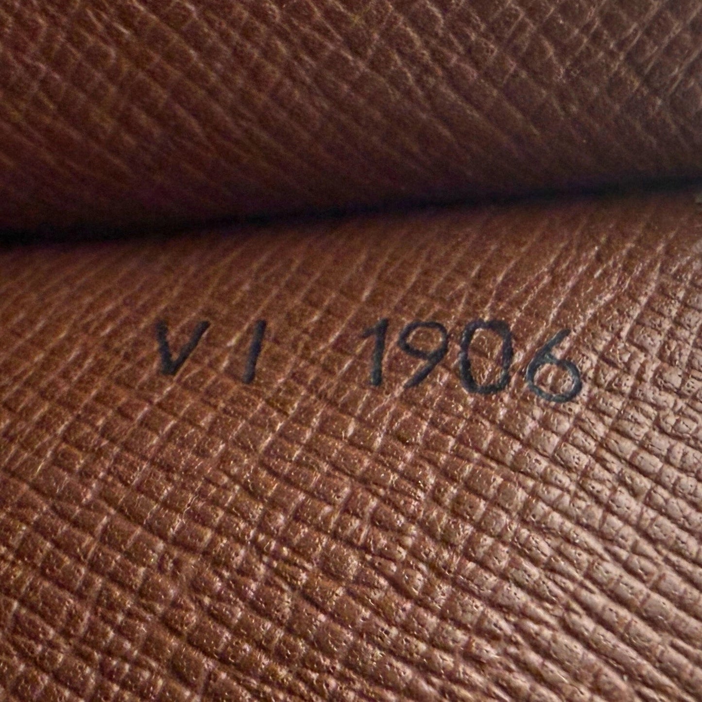 Louis Vuitton Pochette Rabat 23 Monogram Canvas Braun / sehr gut Louis Vuitton