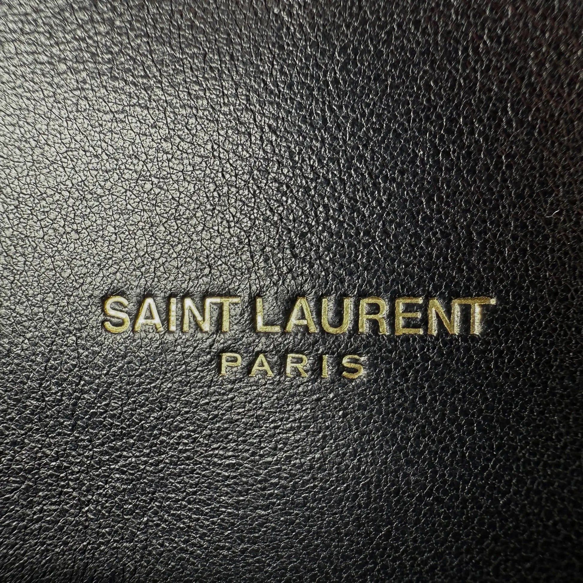 Saint Laurent Sade Puffer Clutch Tasche groß / sehr gut Saint Laurent