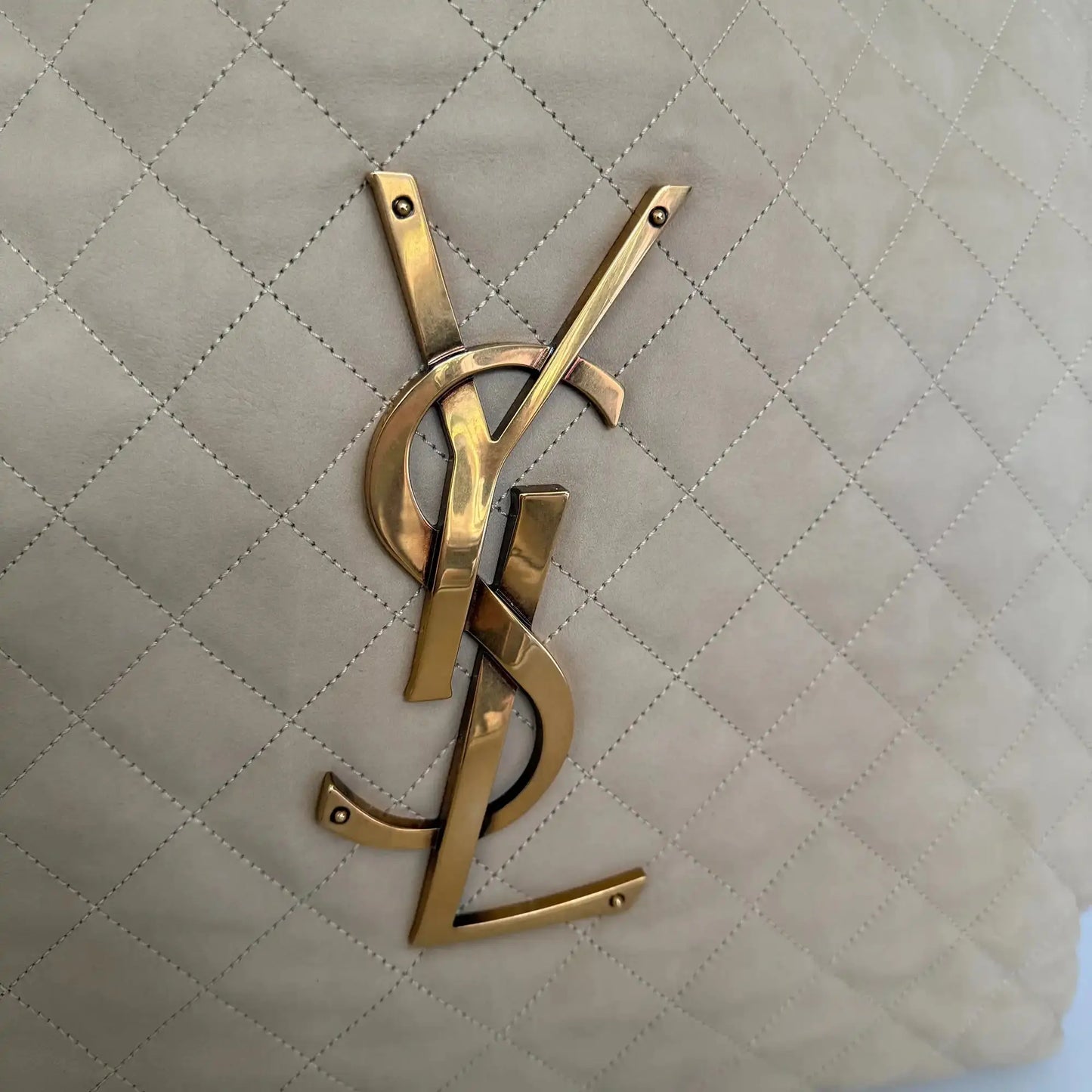 Saint Laurent YSL Icare Maxi Shopper gestepptes Nubukleder beige / neuwertig Saint Laurent