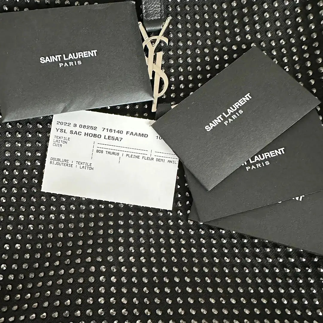 Saint Laurent mittelgroße Hobo-Bag LE 5 À 7 schwarz Nieten / neuwertig Saint Laurent