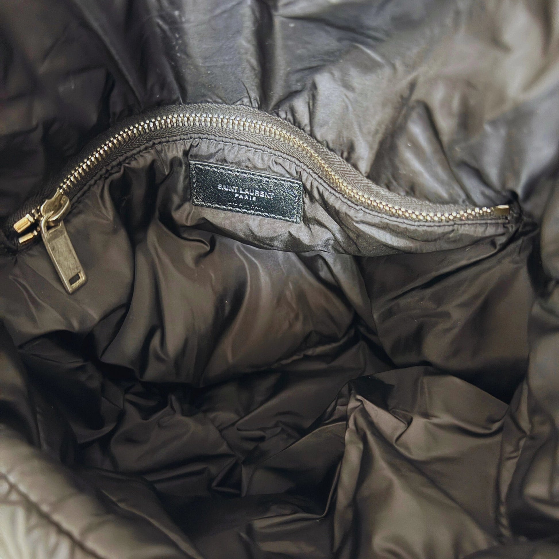 Saint Laurent LouLou Puffer Bag Medium Econyl All Black / sehr gut Saint Laurent