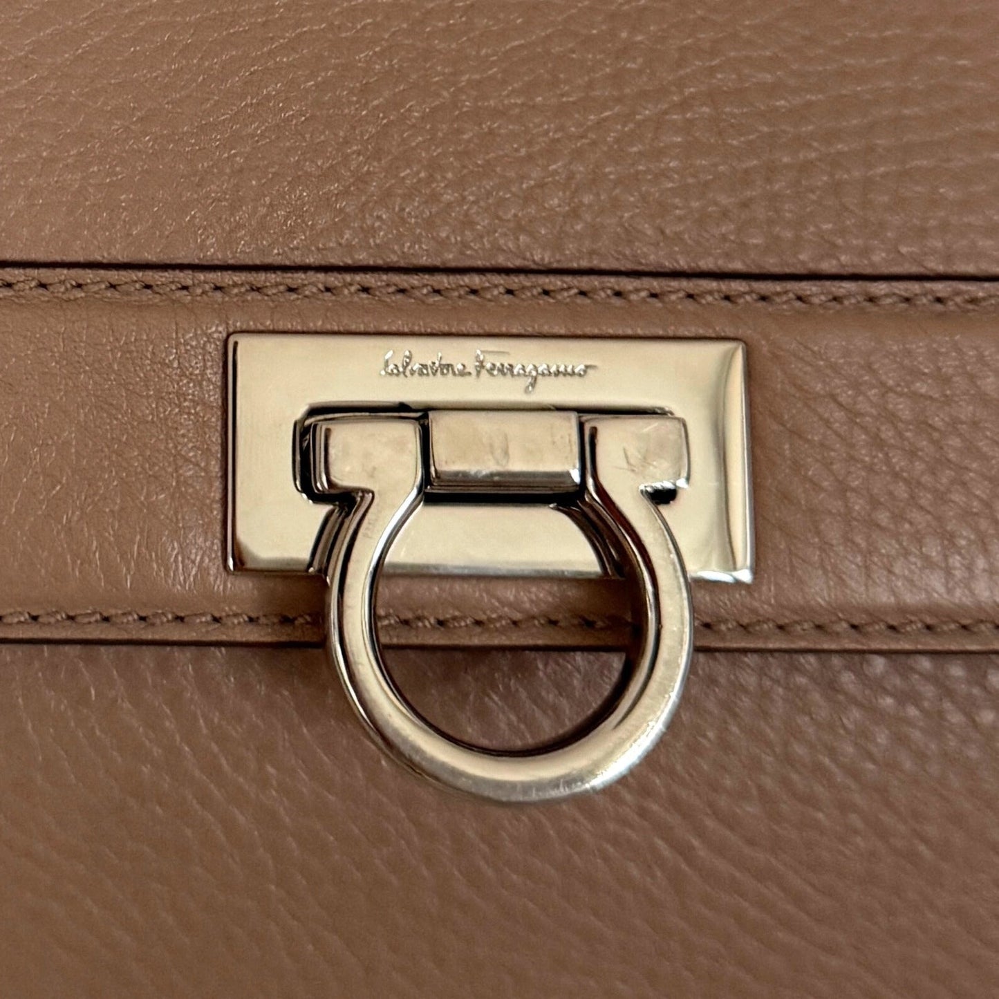 Salvatore Ferragamo Sofia Satchel Bag Beige / sehr gut Salvatore Ferragamo