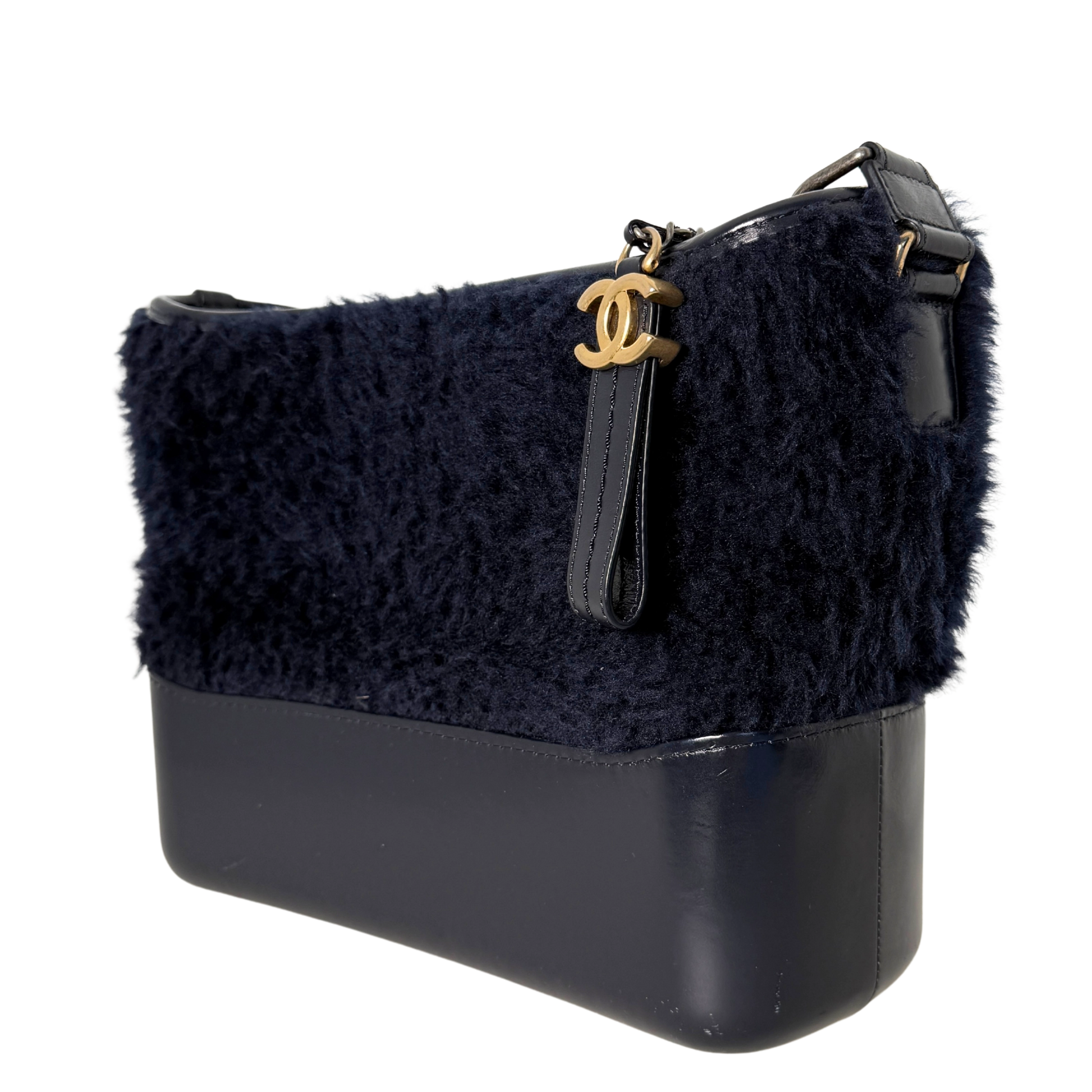 Chanel Gabrielle Hobo Bag klein Shearling Dunkelblau / gut Chanel