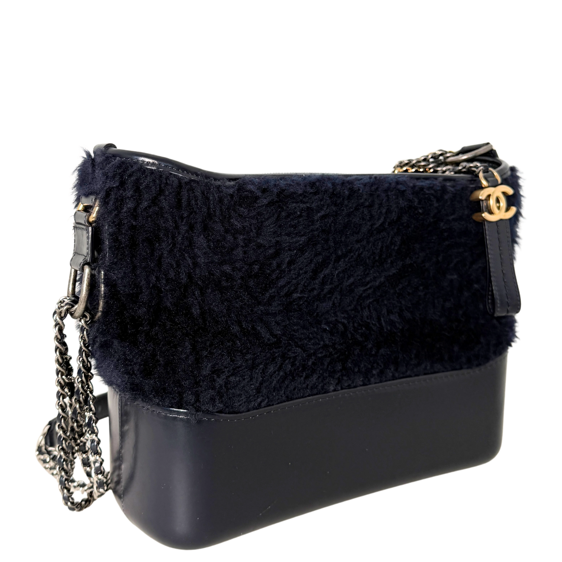 Chanel Gabrielle Hobo Bag klein Shearling Dunkelblau / gut Chanel