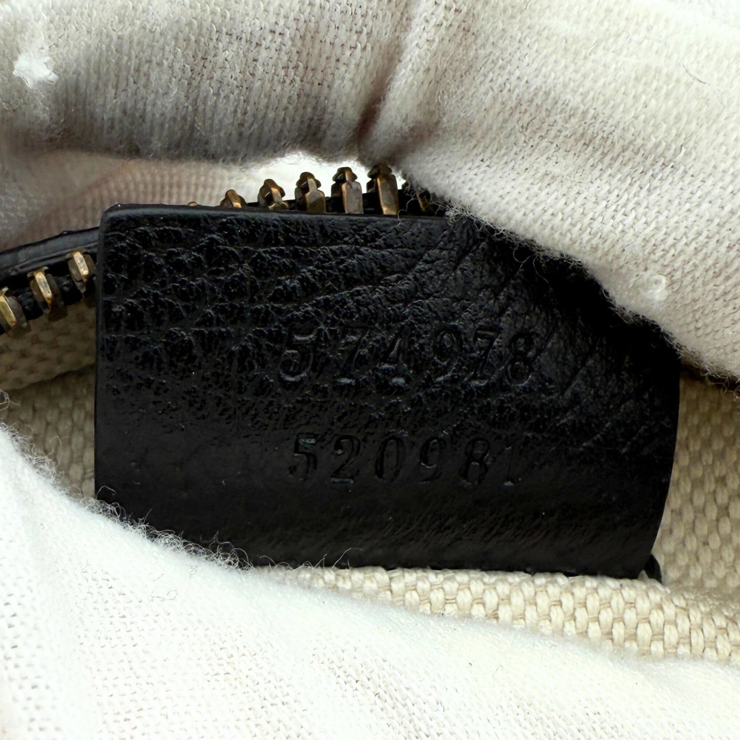 Gucci Runde GG Umhängetasche Velvet Rot Fullset / neuwertig Gucci