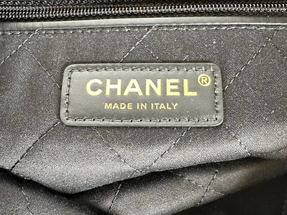Chanel 22 kleine Hobobag schwarz weiß gestreift 2024 / neuwertig Chanel