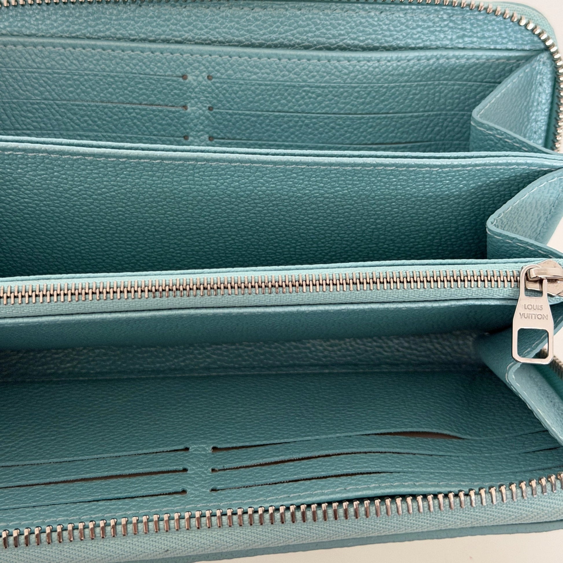 Louis Vuitton Zippy Shimmery Empreinte Monogram M12680 Azul Frost Fullset / neuwertig Louis Vuitton