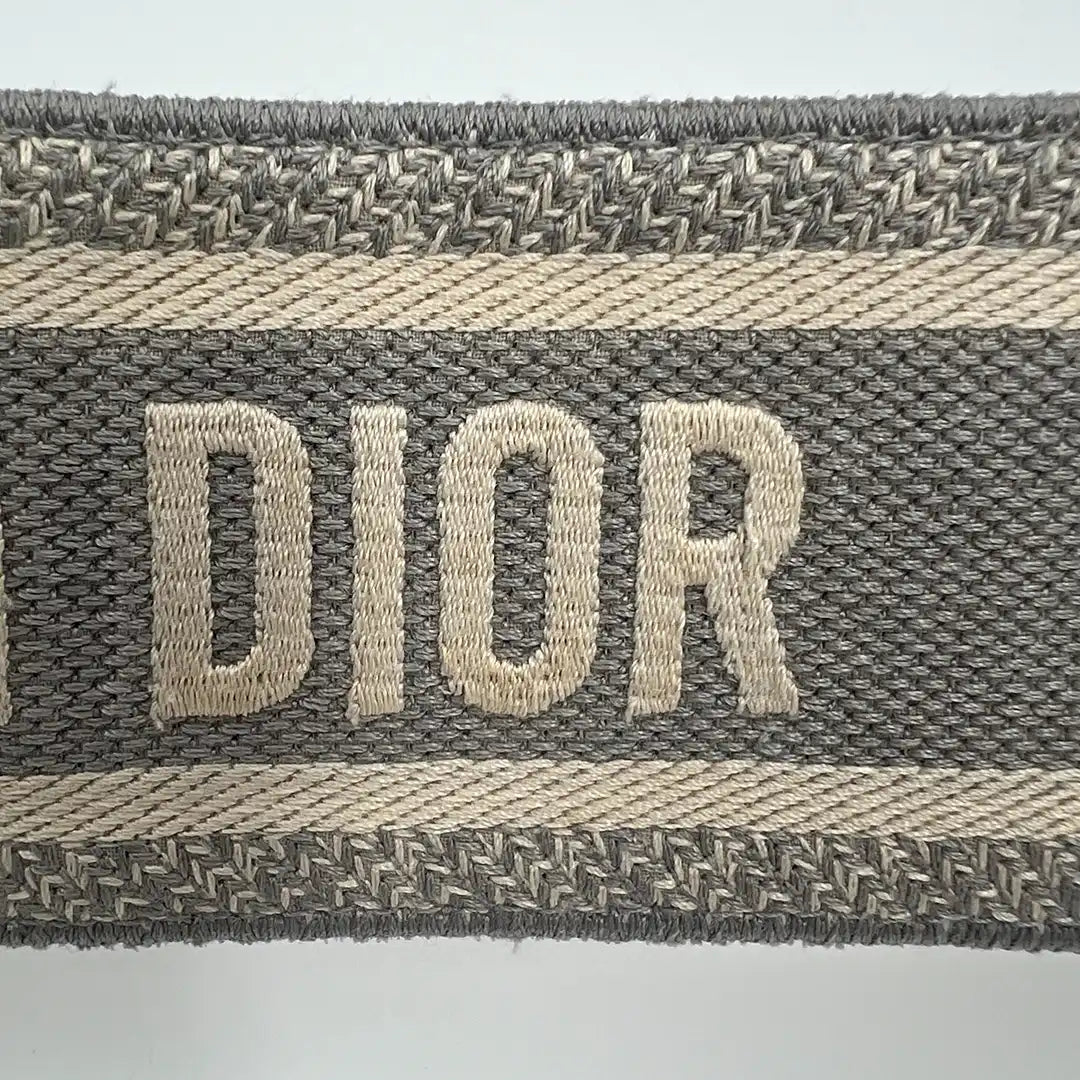 Christian Dior breiter Schulterriemen Dior Paris Stickerei grau / sehr gut Dior