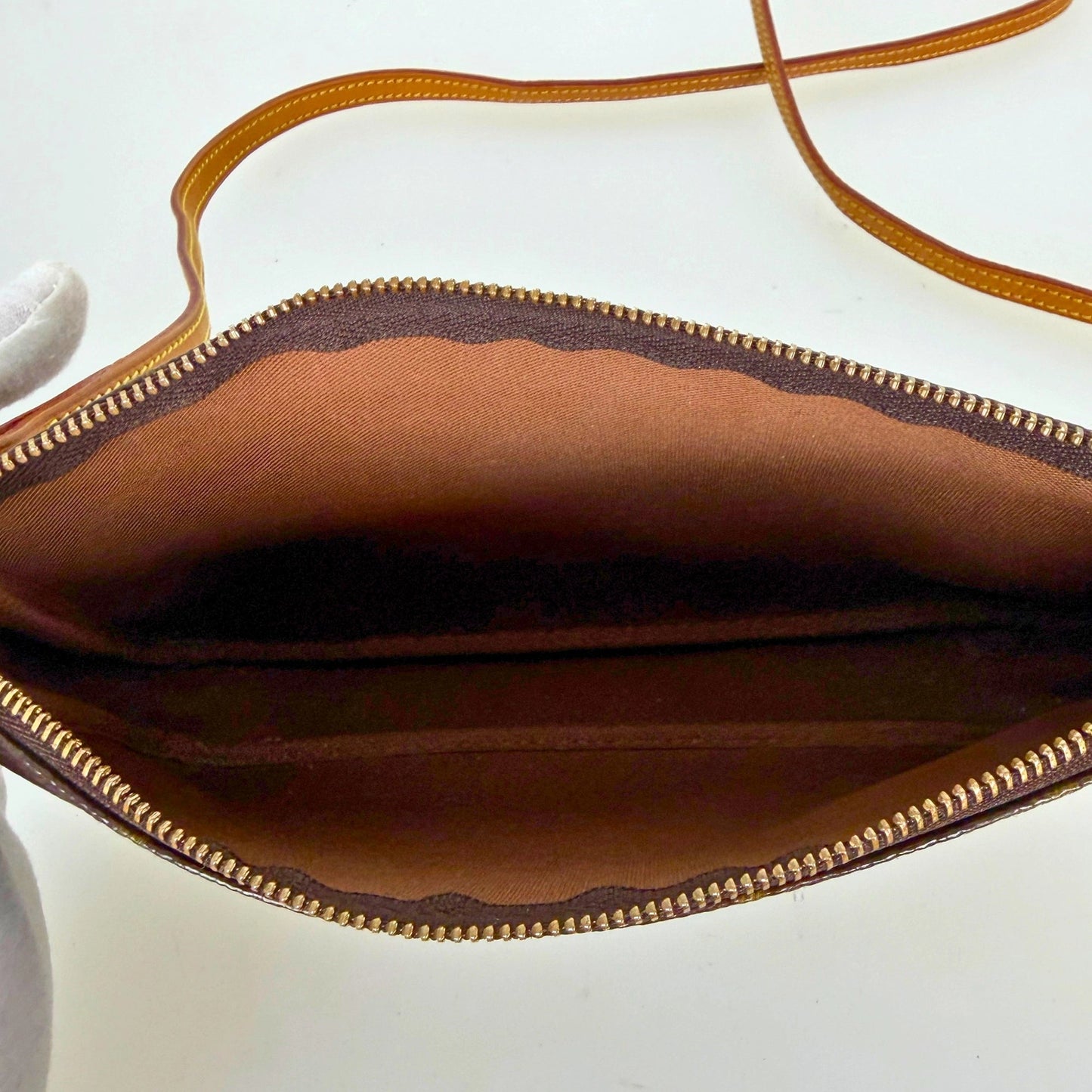 Louis Vuitton Pochette Accessoires Monogram Canvas braun / sehr gut Louis Vuitton