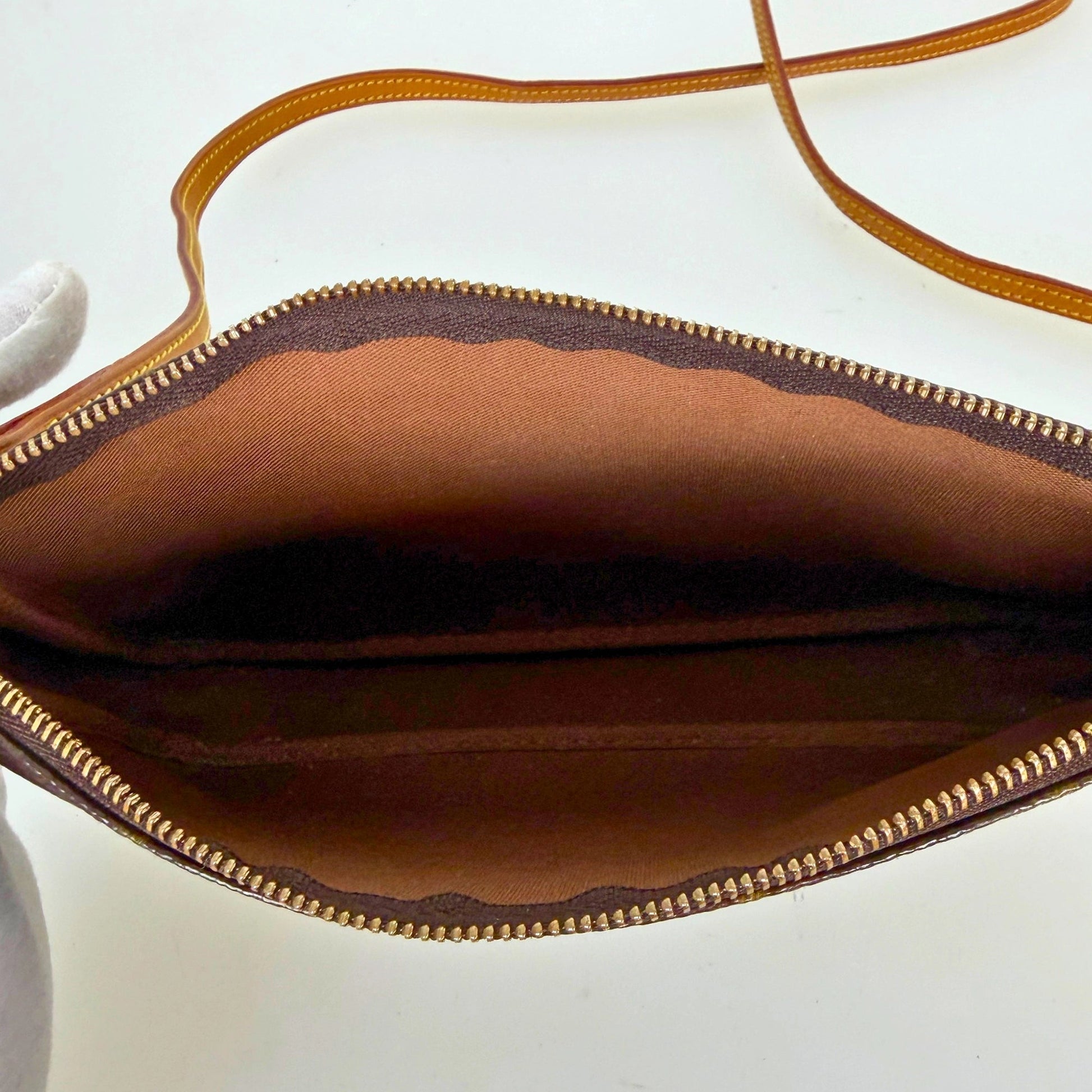 Louis Vuitton Pochette Accessoires Monogram Canvas braun / sehr gut Louis Vuitton