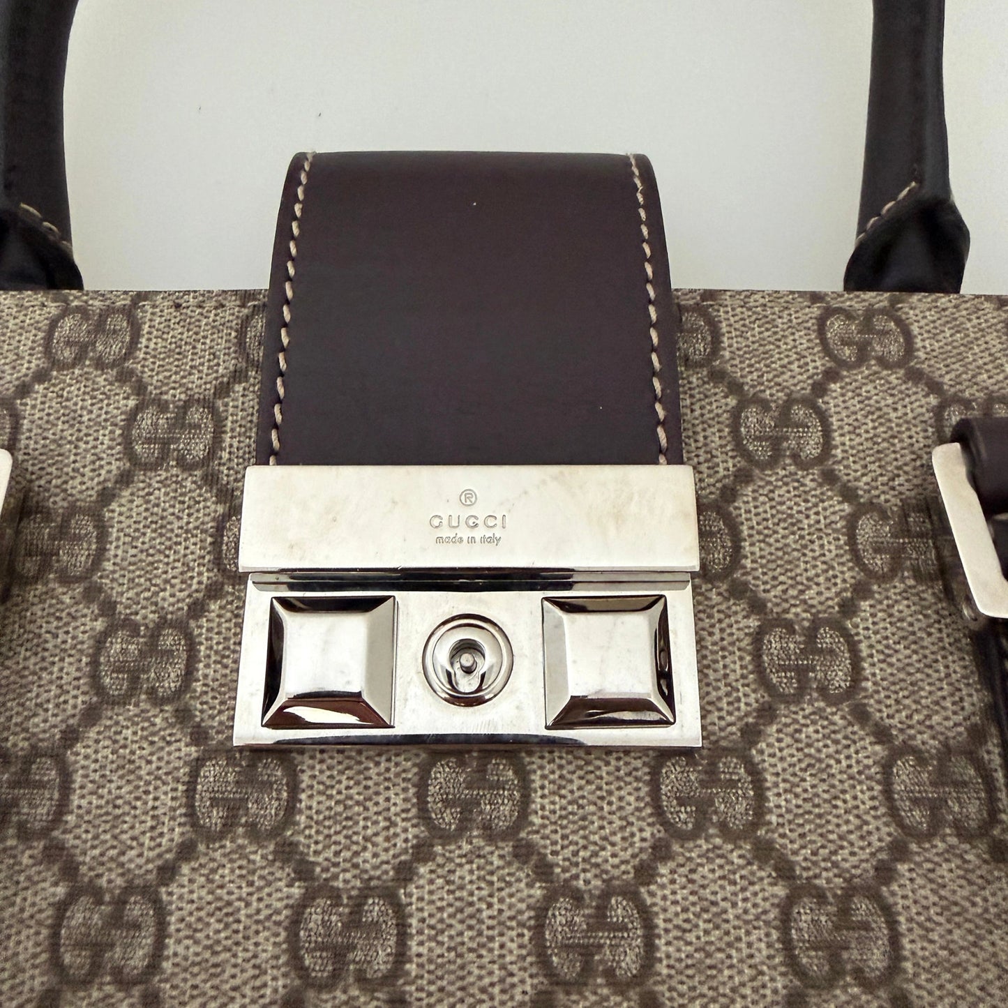 Gucci GG Supreme Business Laptop Bag / gut Gucci