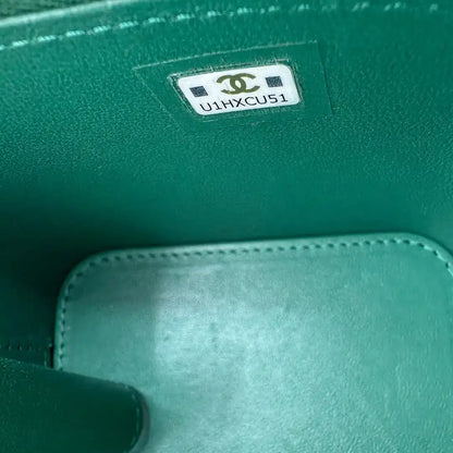 Chanel Vanity Case Top Handle Mini Lammleder grün Fullset / sehr gut Chanel