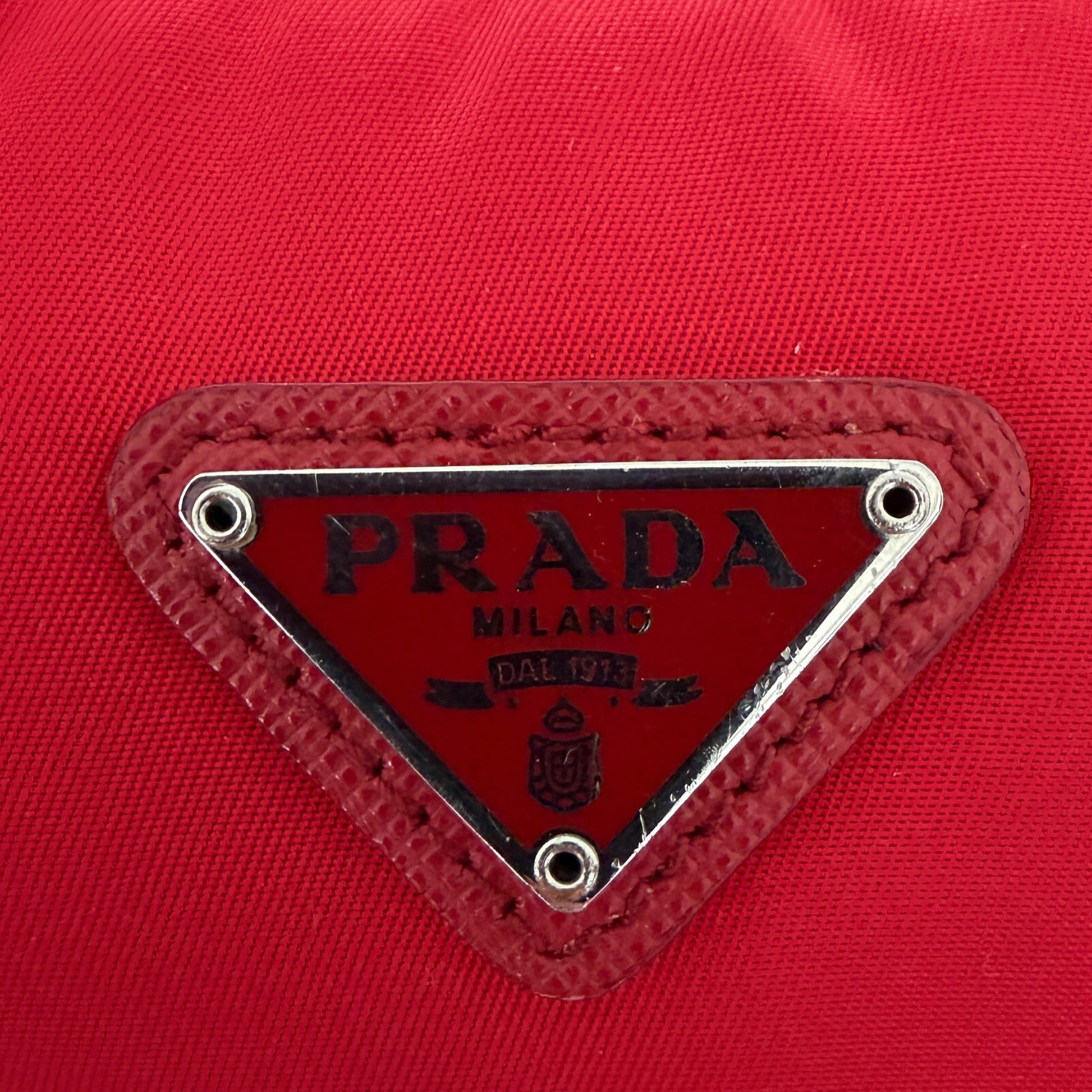 Prada Re-Edition 2000 Mini Bag rot Fullset / sehr gut Prada