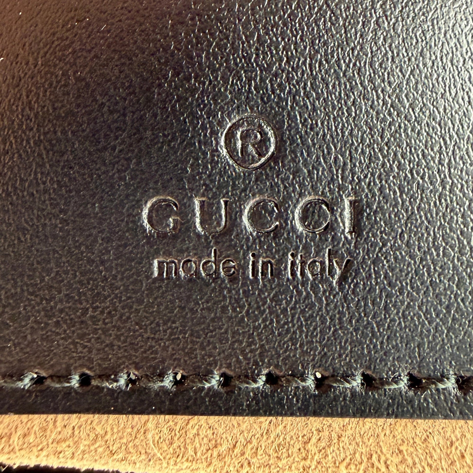 Gucci GG Marmont Half Moon Flap Leder schwarz / neuwertig Gucci