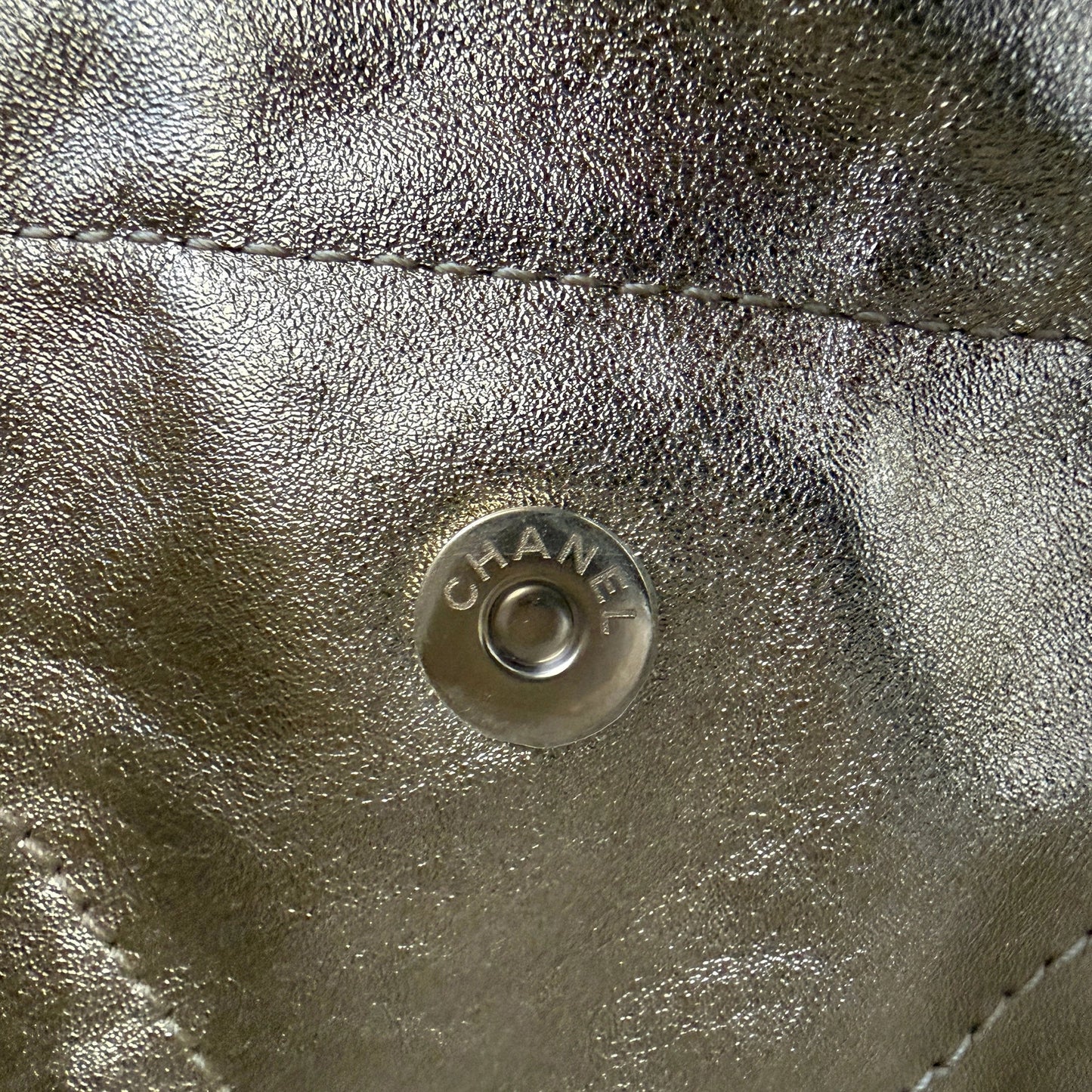 Chanel 22 mittelgroße Hobo Bag gold, goldene Hardware Fullset / sehr gut Chanel