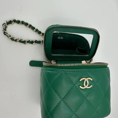 Chanel Vanity Case Top Handle Mini Lammleder grün Fullset / sehr gut Chanel