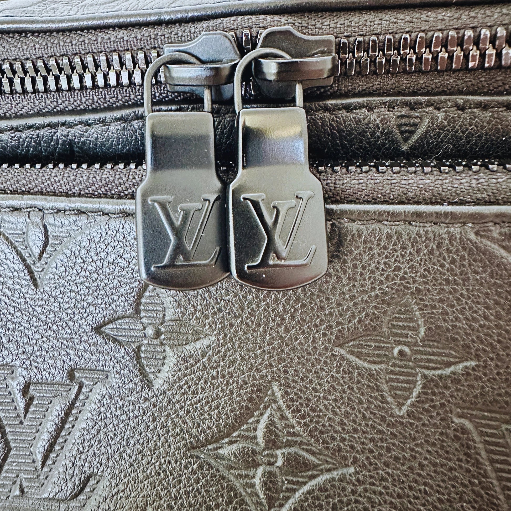 Louis Vuitton Rush Bumbag Monogram Shadow Leder schwarz Fullset / sehr gut Louis Vuitton