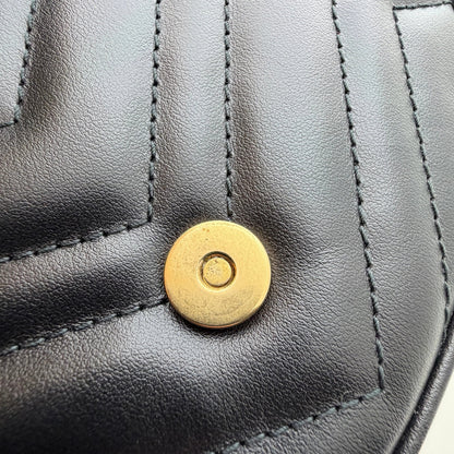 Gucci GG Marmont Half Moon Flap Leder schwarz / neuwertig Gucci