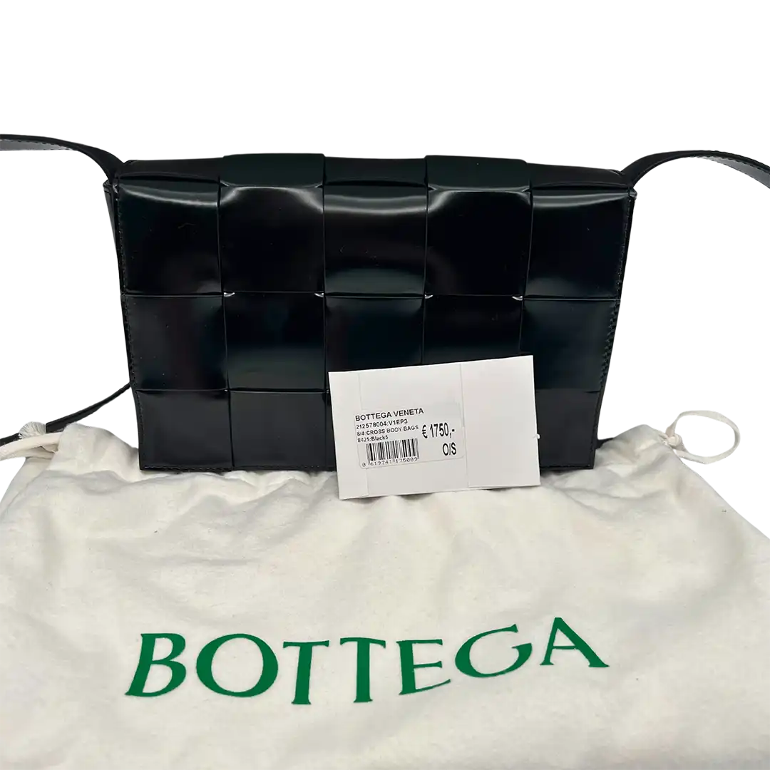 Bottega Veneta Casette Lackleder schwarz / neu Bottega Veneta