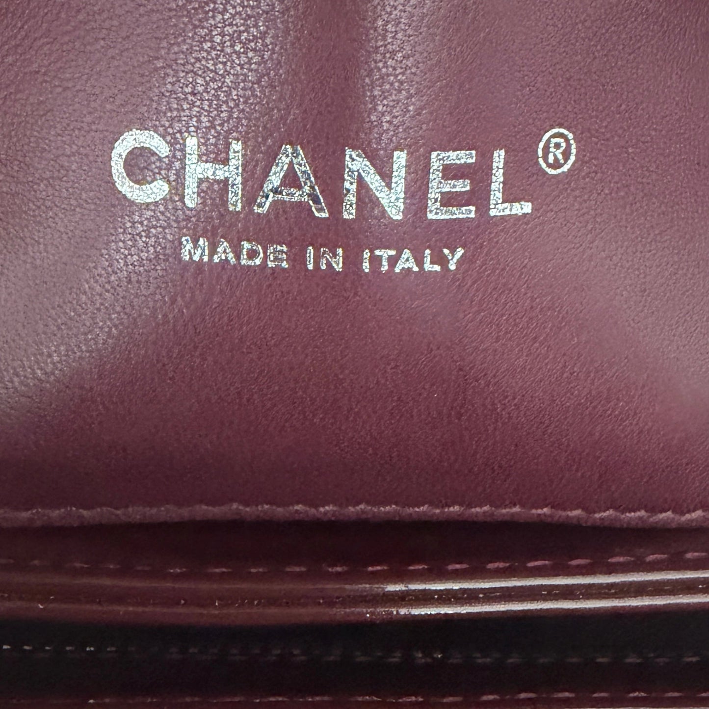 Chanel Mademoiselle Medium Schultertasche Lackleder Bordeaux / sehr gut Chanel