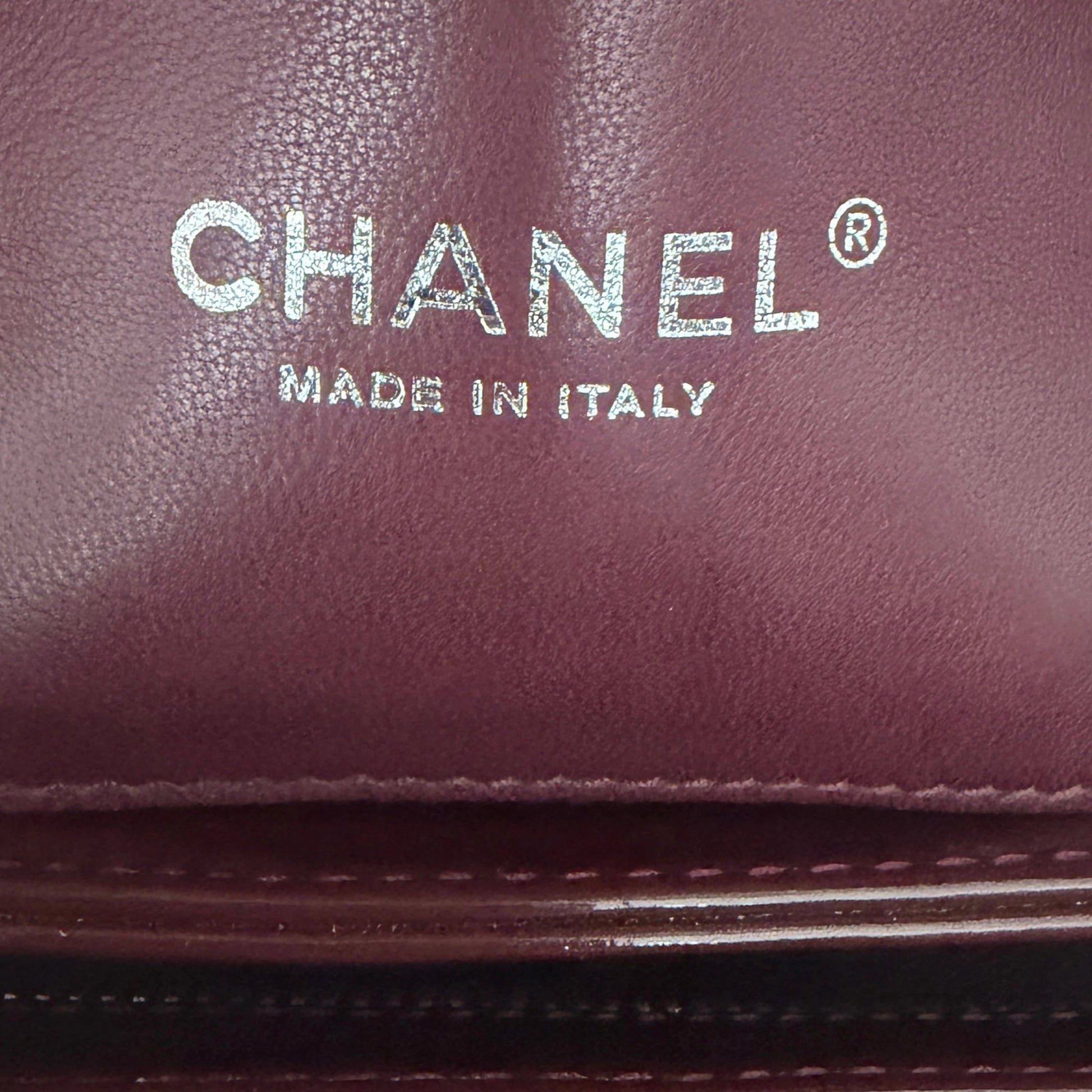Chanel Mademoiselle Medium Schultertasche Lackleder Bordeaux / sehr gut Chanel