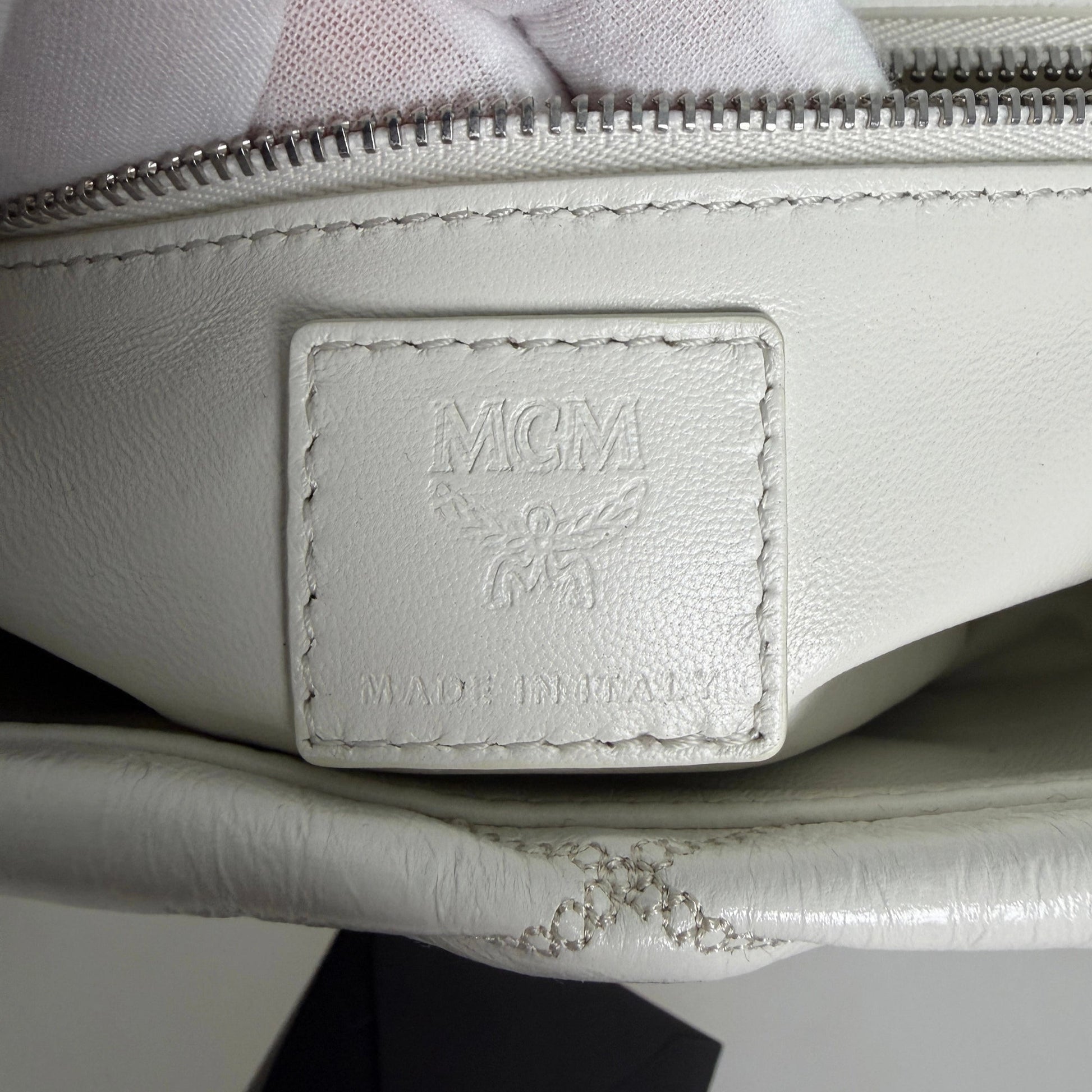 MCM Travia Shearling Shoulder Bag Off- White / neuwertig MCM