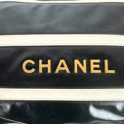 Chanel 22 kleine Hobobag schwarz weiß gestreift 2024 / neuwertig Chanel