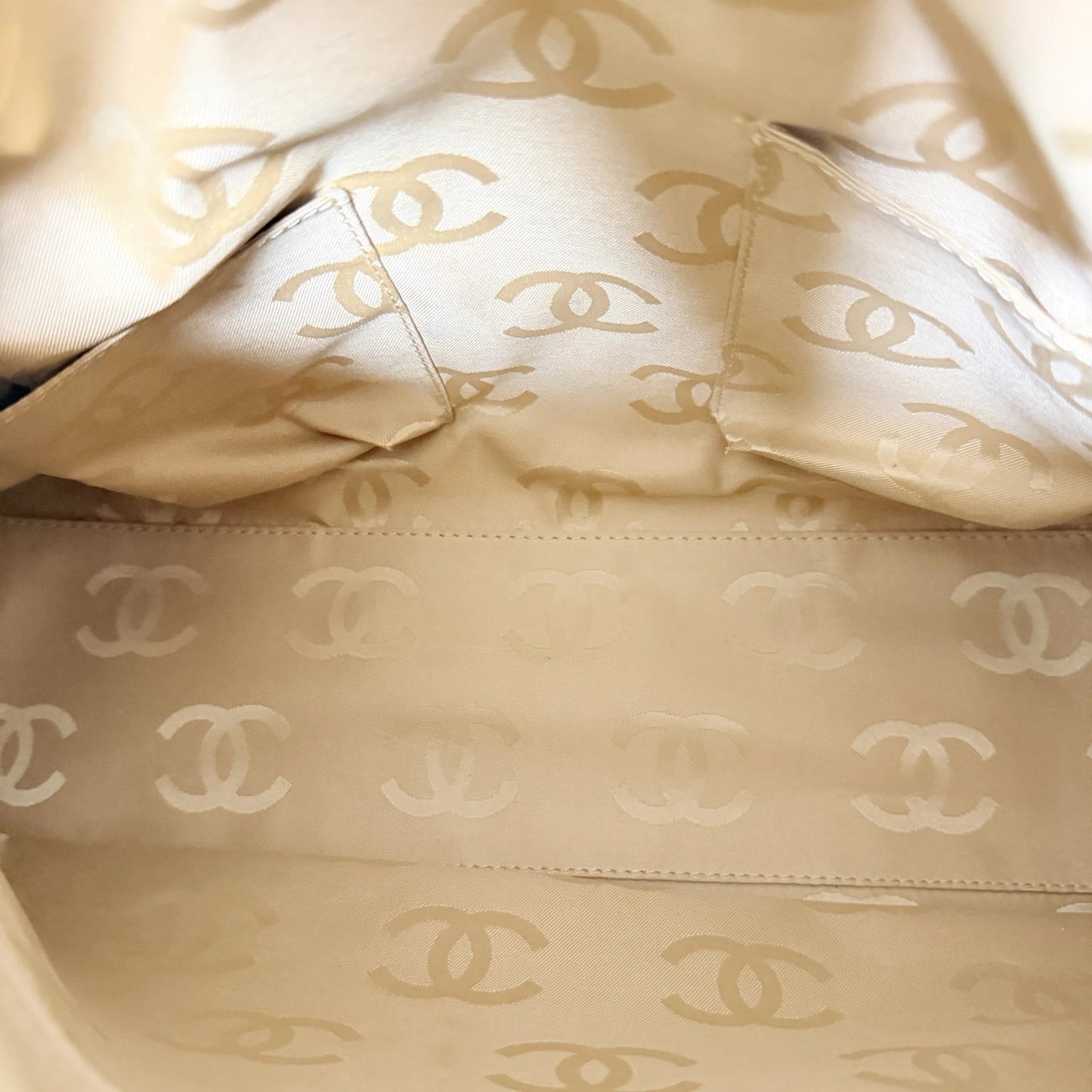 Chanel Vintage CC Stitch Schultertasche Kaviarleder beige braun / sehr gut Chanel