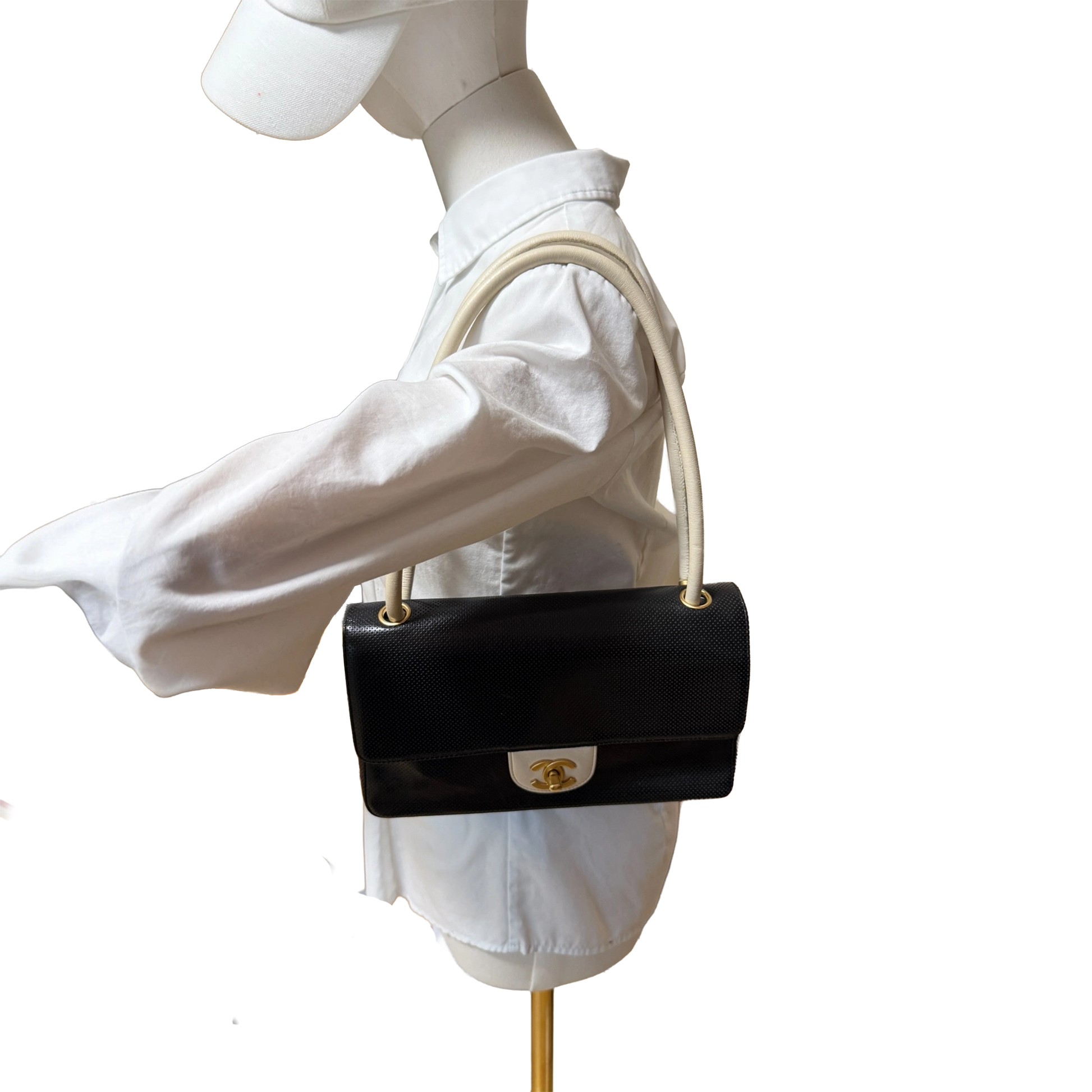 Chanel Single Flap Bag Medium Lammleder perforiert  Schwarz/Weiß / sehr gut Chanel